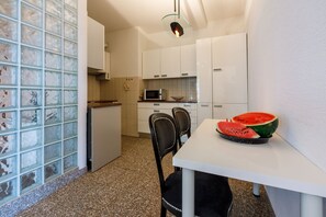 Private kitchen | Fridge, stovetop, espresso maker, coffee/tea maker - Apartment Goran (Crikvenica)