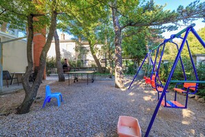 Courtyard - Apartments Pinty (Crikvenica)