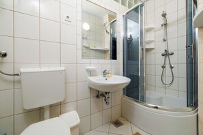 Apartment (A2) | Bathroom