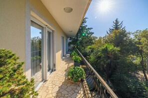 Apartment (A2) | Balcony - Apartments Pinty (Crikvenica)