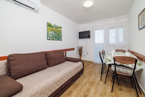Apartment (A3) | Dining - Apartments Pinty (Crikvenica)