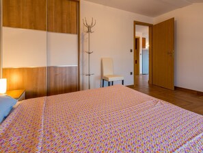 Bügeleisen/Bügelbrett, kostenloses WLAN, Bettwäsche