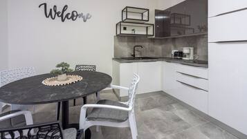 Apartment (A2) | Private kitchen | Fridge, stovetop, dishwasher, espresso maker