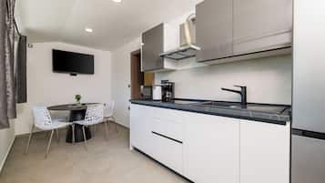 Apartment (A3) | Private kitchen | Espresso maker, fridge, stovetop, electric kettle