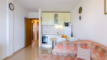 1 bedroom, iron/ironing board, free WiFi