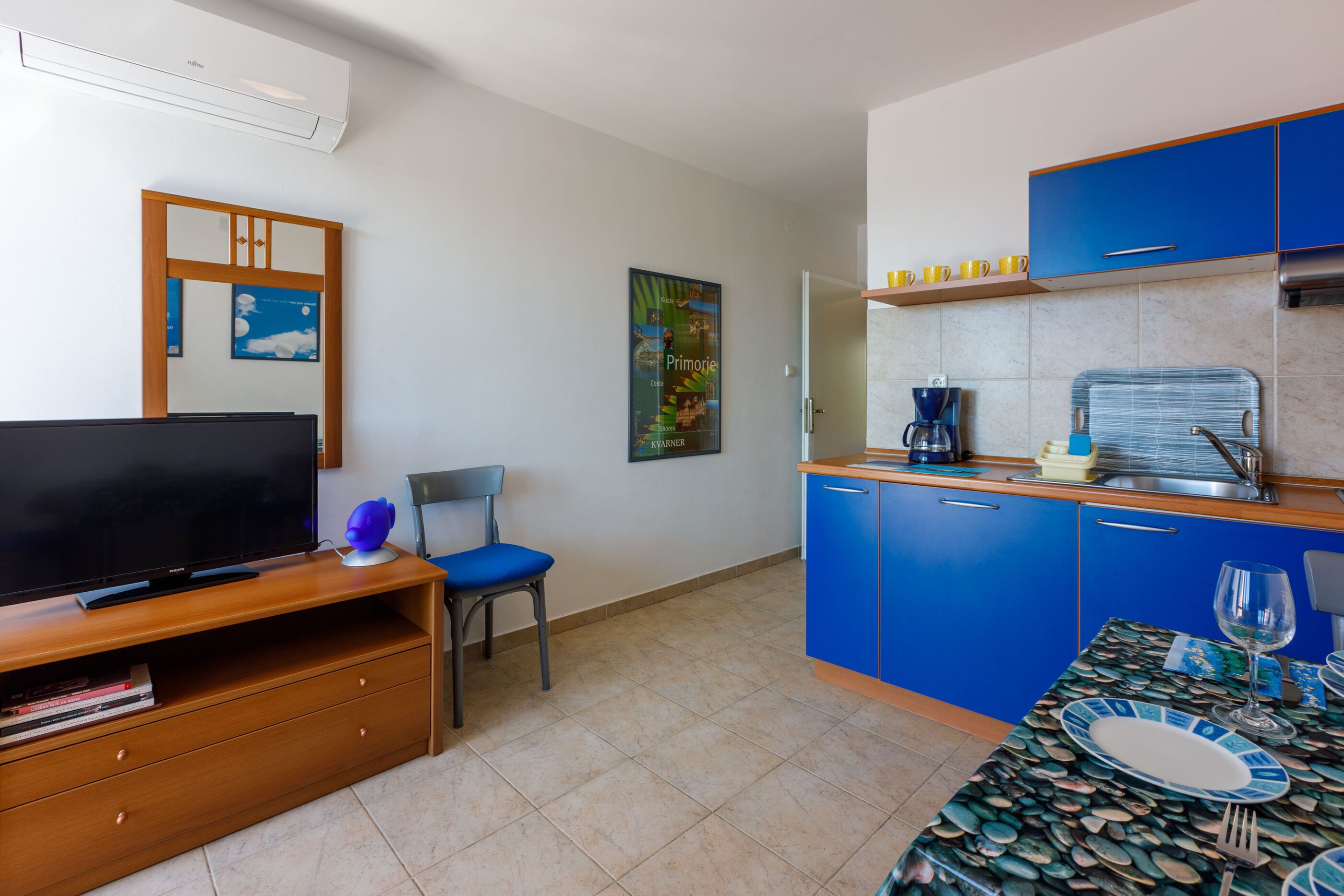 Private kitchen | Fridge, stovetop, espresso maker, electric kettle