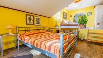 2 bedrooms, free WiFi, bed sheets