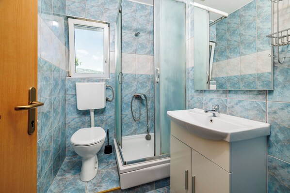 Apartment (A1) | Bathroom