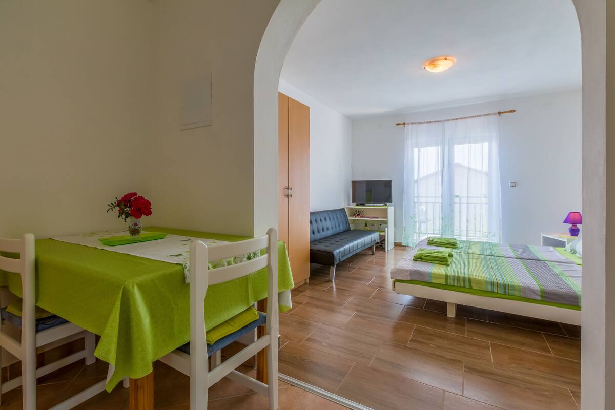8 dormitorios, wifi gratis, ropa de cama