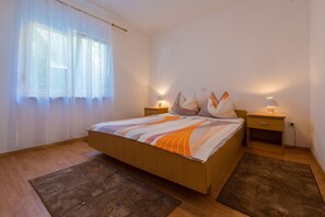 8 Schlafzimmer, kostenloses WLAN, Bettwäsche