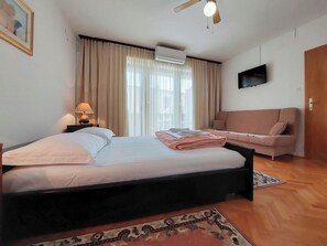 Studio (A1) | 3 bedrooms, iron/ironing board, free WiFi - Apartments Marija (Crikvenica)