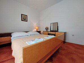 Apartment (A3) | 3 bedrooms, iron/ironing board, free WiFi - Apartments Marija (Crikvenica)