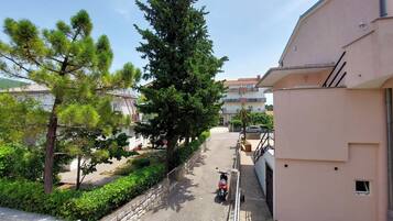Apartment (A3) | Property grounds