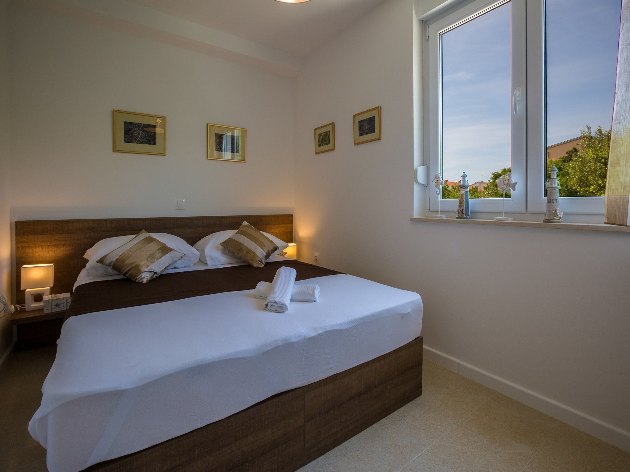 8 bedrooms, in-room safe, iron/ironing board, free WiFi