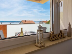 8 chambres, coffres-forts dans les chambres, fer et planche à repasser