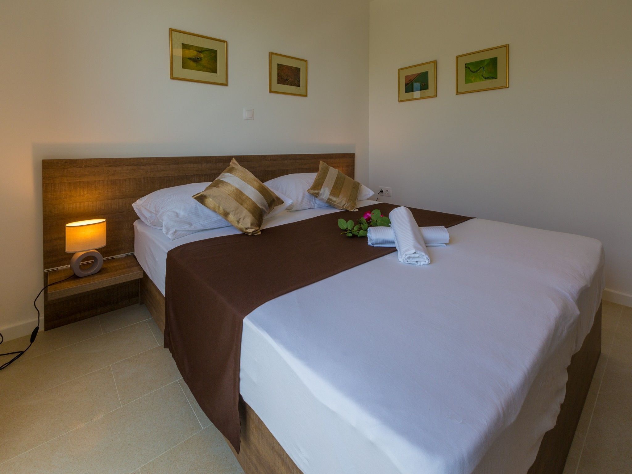 8 Schlafzimmer, Zimmersafe, Bügeleisen/Bügelbrett, kostenloses WLAN