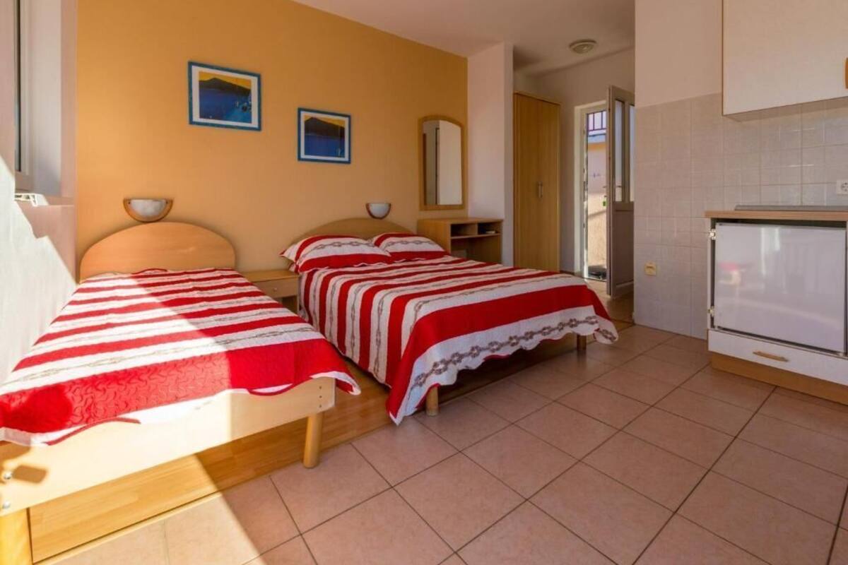 スタジオ (A2) | 5 室のベッドルーム、WiFi (無料)