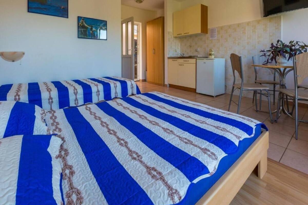 スタジオ (A1) | 5 室のベッドルーム、WiFi (無料)