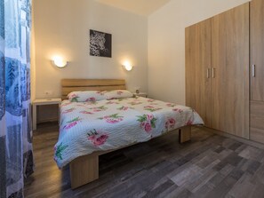 2 bedrooms, free WiFi, bed sheets - Apartment IVA MAN (Crikvenica)
