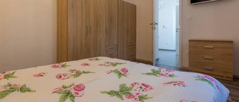 2 bedrooms, free WiFi, bed sheets