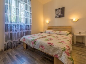 2 bedrooms, free WiFi, bed sheets