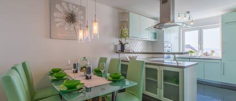 Private kitchen | Fridge, stovetop, espresso maker, electric kettle