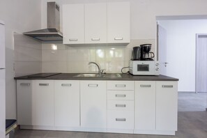 Fridge, stovetop, espresso maker, coffee/tea maker - Apartments Ankica (Crikvenica)