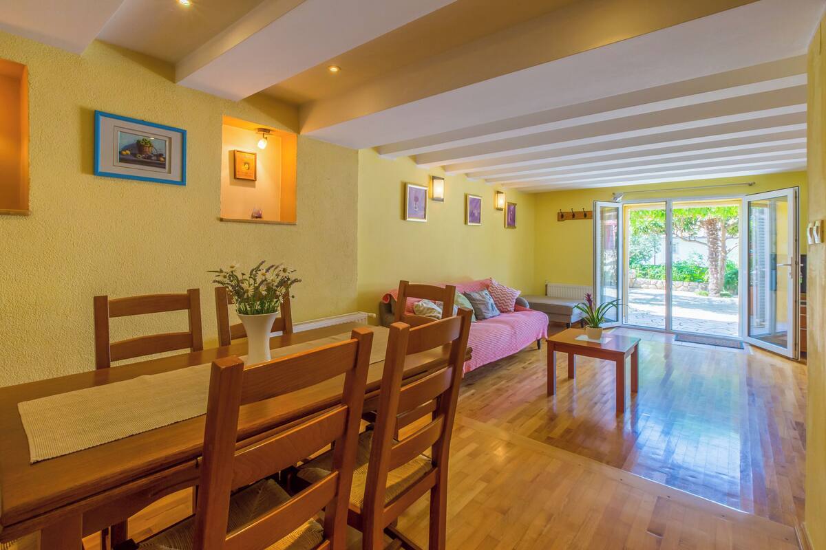 Apartment (A7) | Private kitchen