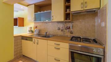 Apartment (A7) | Private kitchen