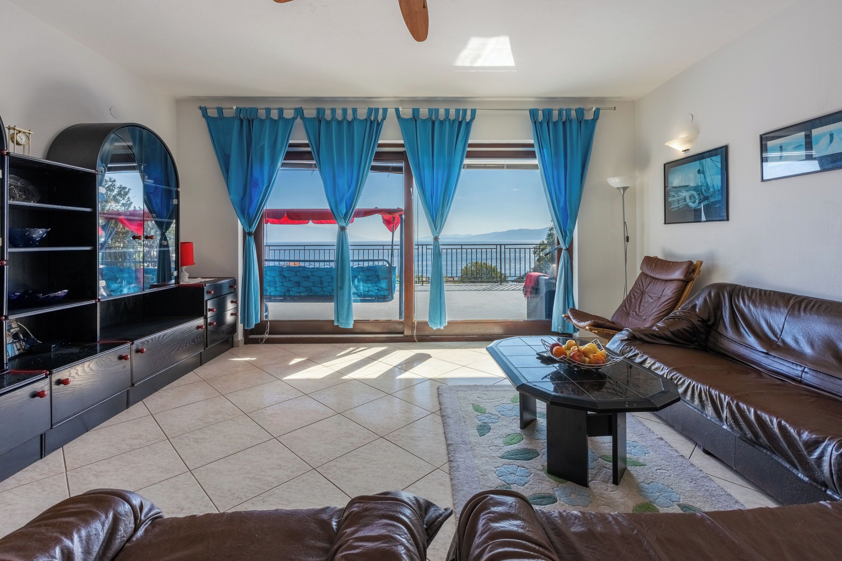 Apartment (A1) | Living room | TV