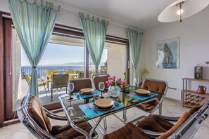 Apartment (A1) | Private kitchen | Fridge, microwave, stovetop, dishwasher - Apartment Renata (Novi Vinodolski)