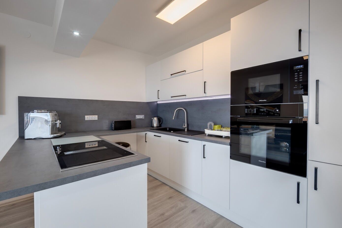 Private kitchen | Fridge, stovetop, espresso maker, electric kettle