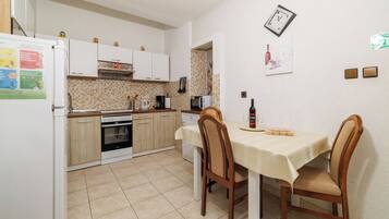 Apartment (A2) | Private kitchen | Fridge, oven, stovetop, espresso maker
