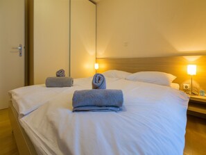 14 bedrooms, free WiFi