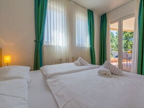 14 bedrooms, free WiFi