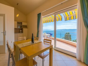 Private kitchen - Apartments Villa Vanda (Crikvenica)