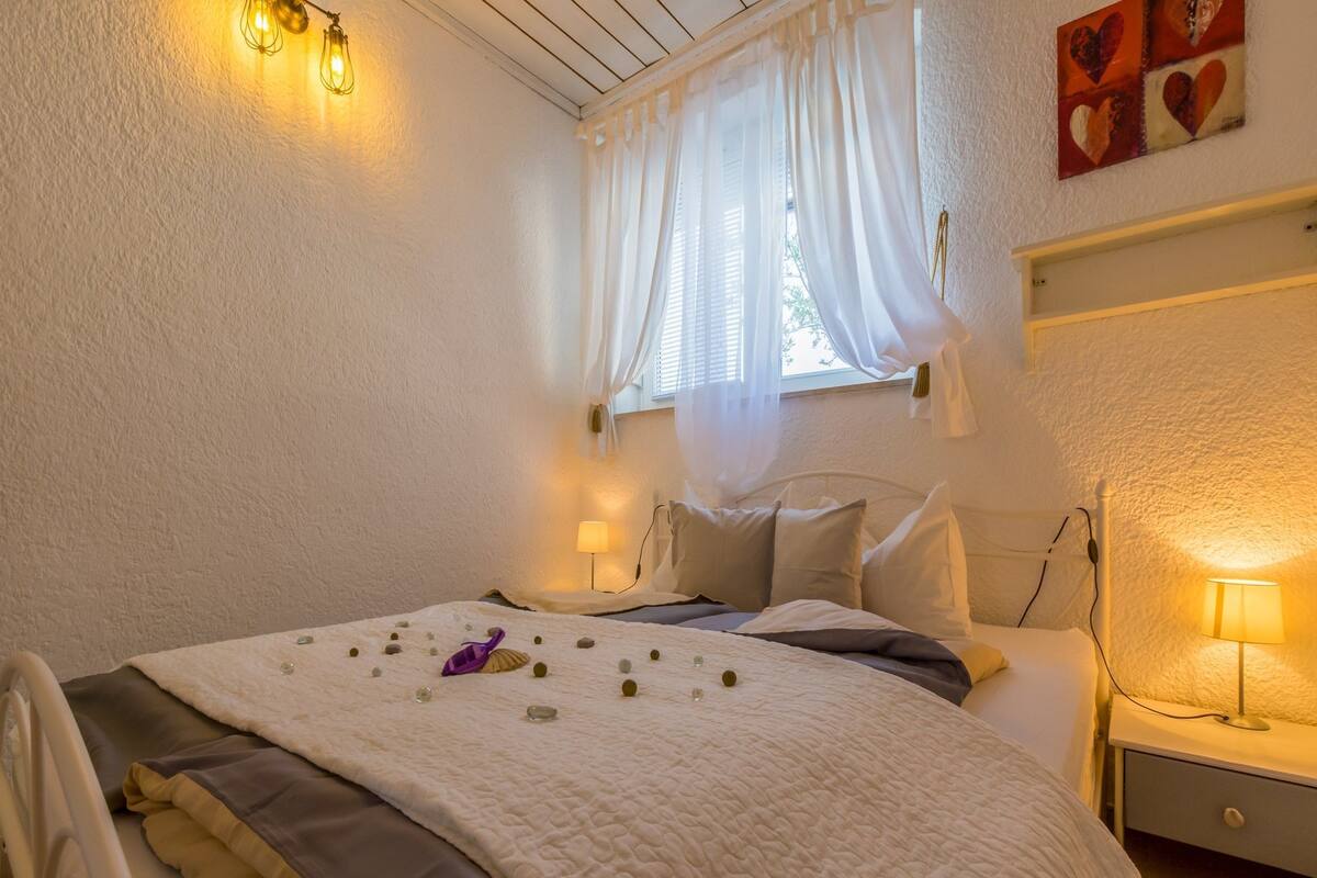 5 bedrooms, WiFi (free)