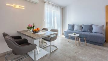 Apartment (A3) | Wohnzimmer | Fernseher