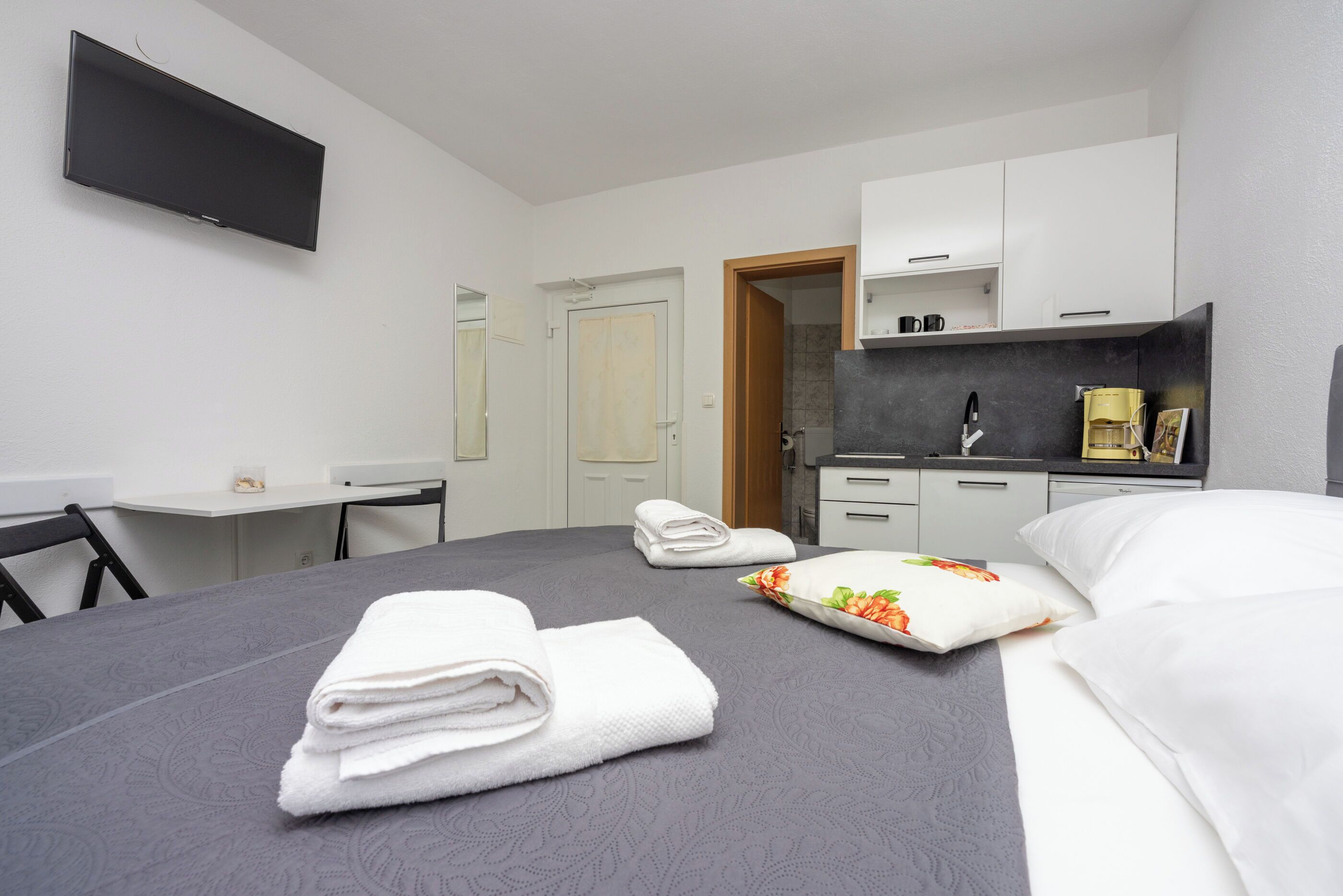 Studio (A1) | 4 Schlafzimmer, kostenloses WLAN, Bettwäsche