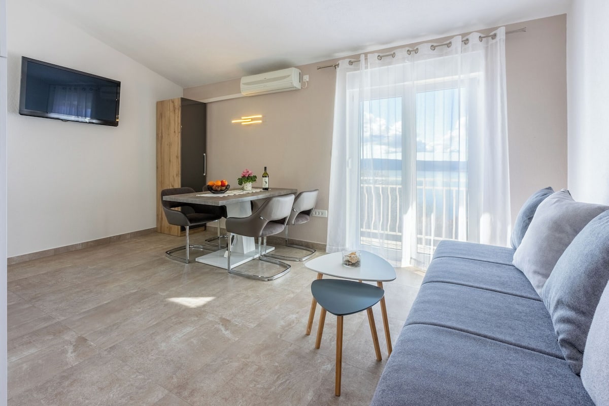 Appartement (A3) | Salle de séjour | Télévision