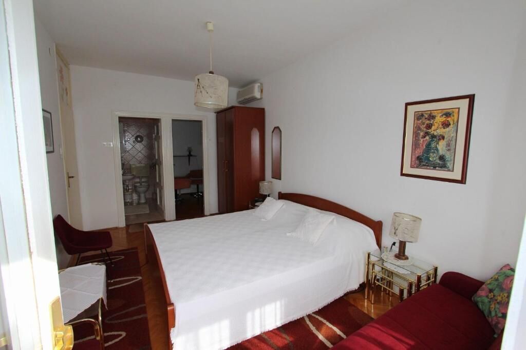 Apartment (A1) | 3 bedrooms, iron/ironing board, free WiFi