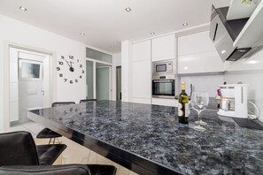 Apartment (A1) | Private kitchen