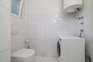 Apartment (A1) | Bathroom