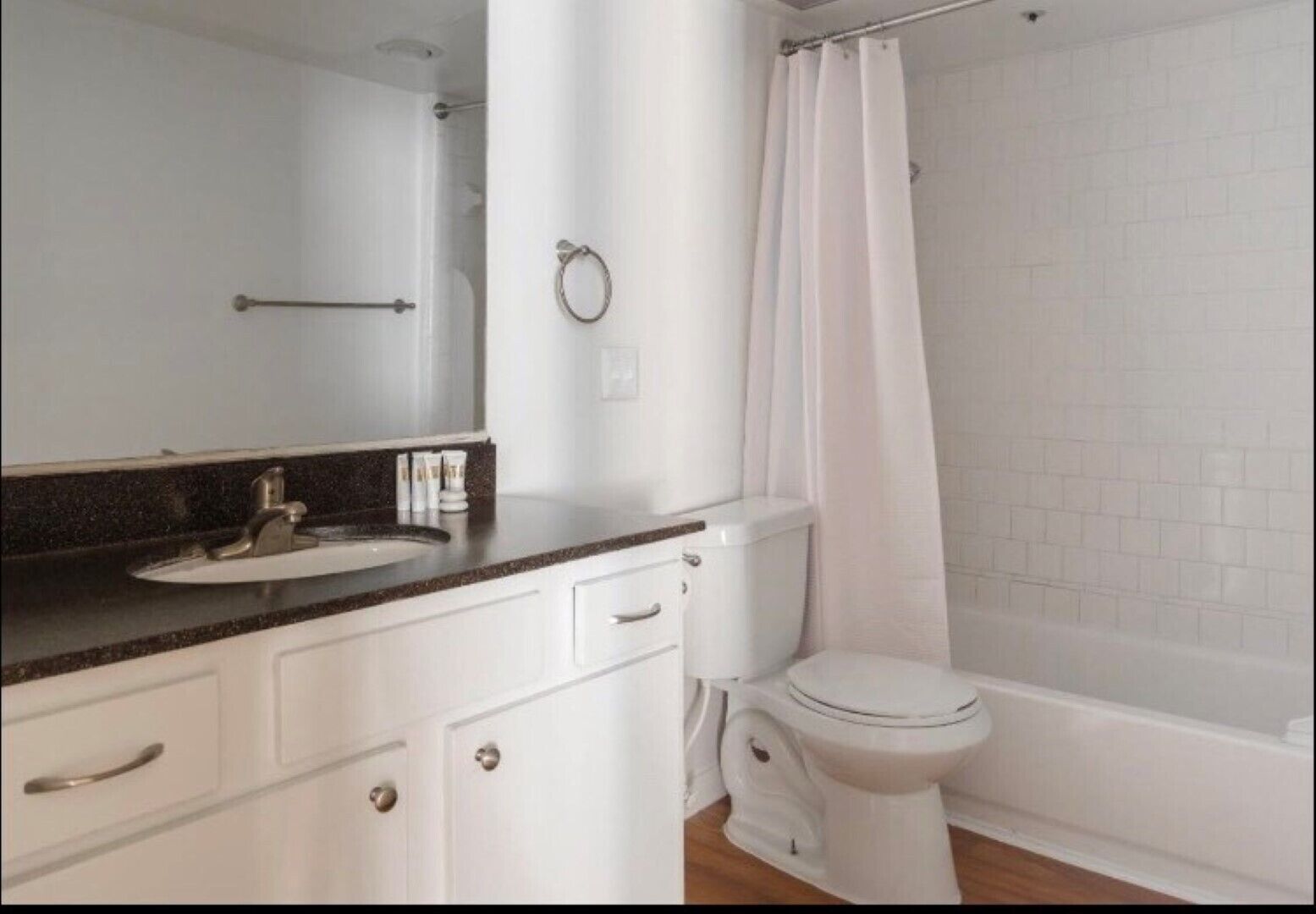 Spacious and Modern Hotel Suites with Heated Pool, Gym and Hot Tub!