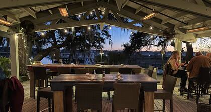 May 2-15 open 5 STARS Great ratings- Hidden Gem Great Lagoon/Golf/pool view