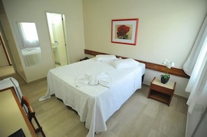 Quarto casal | Frigobar, quartos à prova de som, Wi-Fi de cortesia, roupa de cama