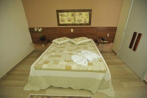 Minibar, soundproofing, free WiFi, bed sheets - Plenotel (Colatina)
