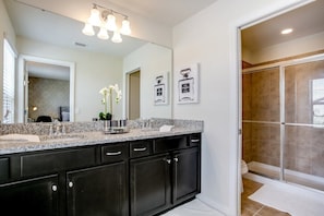 Towels - EV_1893 - 6 Bed 5 Bath Villa with Screened-In Saltwater Pool and Spillover Spa (Kissimee)