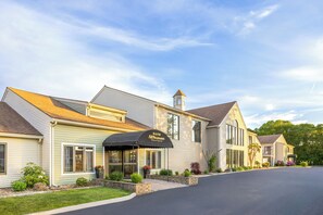 Exterior - All Seasons Resort (Yarmouth)