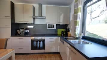 雪櫃、微波爐、焗爐、爐具